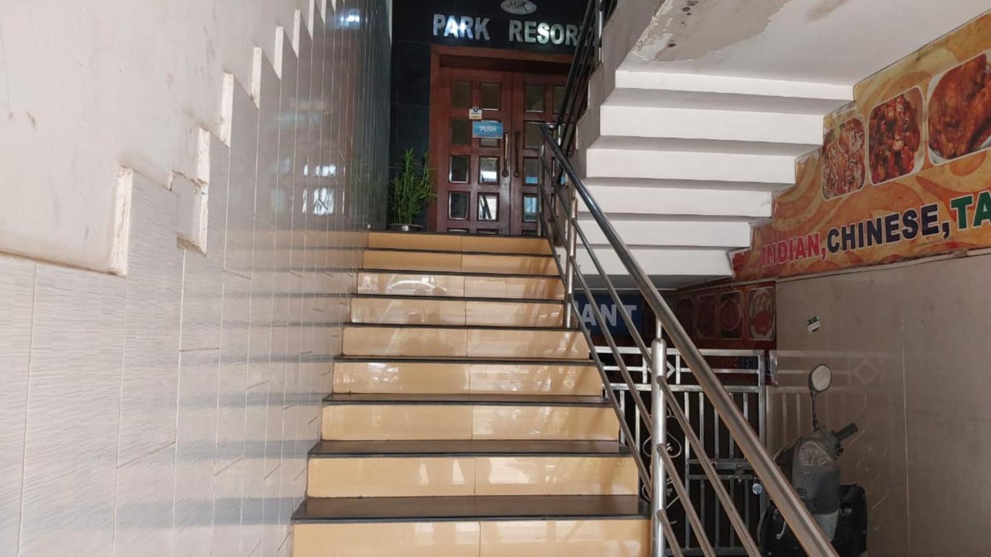 Hotel Park Near Railway Station- Lift Facilities-best Selling & Best Choice Of Travellers By Morservices 3*
