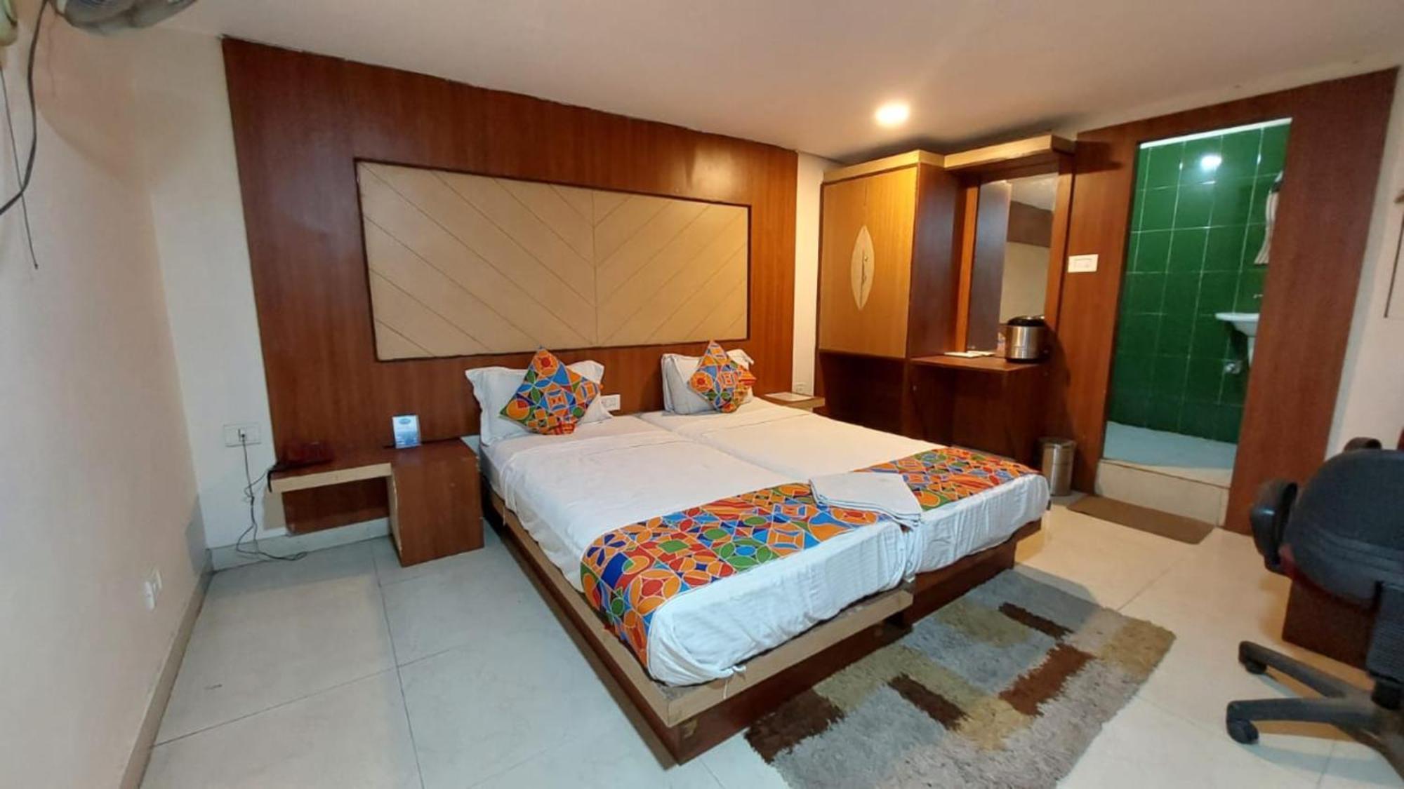 Park Near Railway Station- Lift Facilities-best Selling & Best Choice Of Travellers By Morservices 3* Bhubaneswar