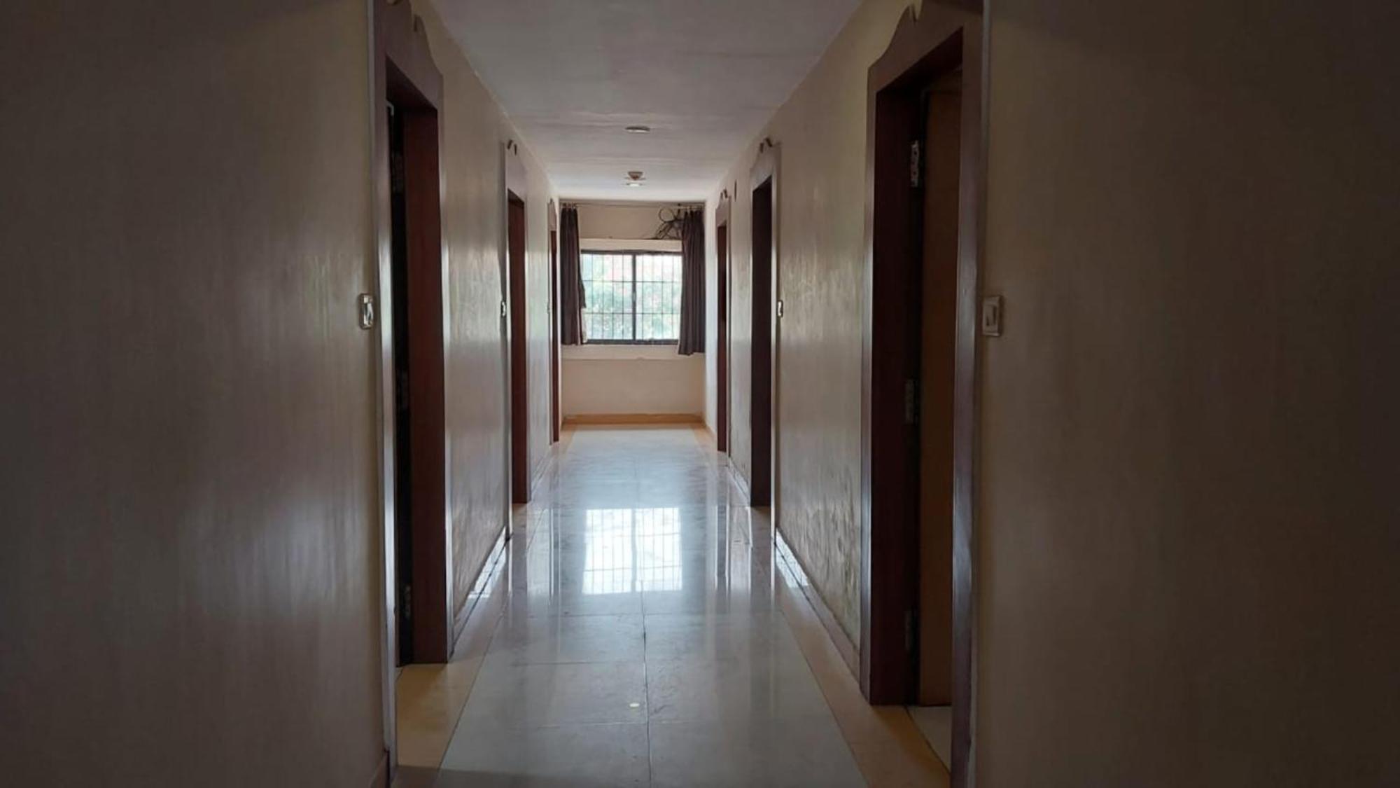Park Near Railway Station- Lift Facilities-best Selling & Best Choice Of Travellers By Morservices