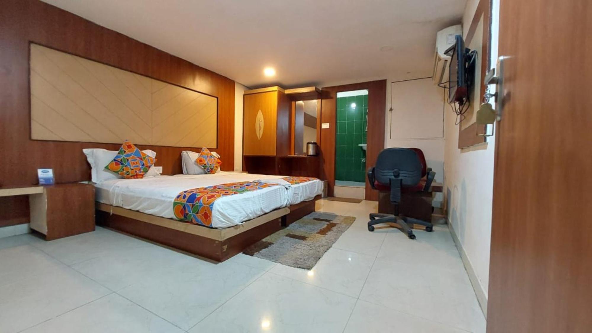 Park Near Railway Station- Lift Facilities-best Selling & Best Choice Of Travellers By Morservices 3*